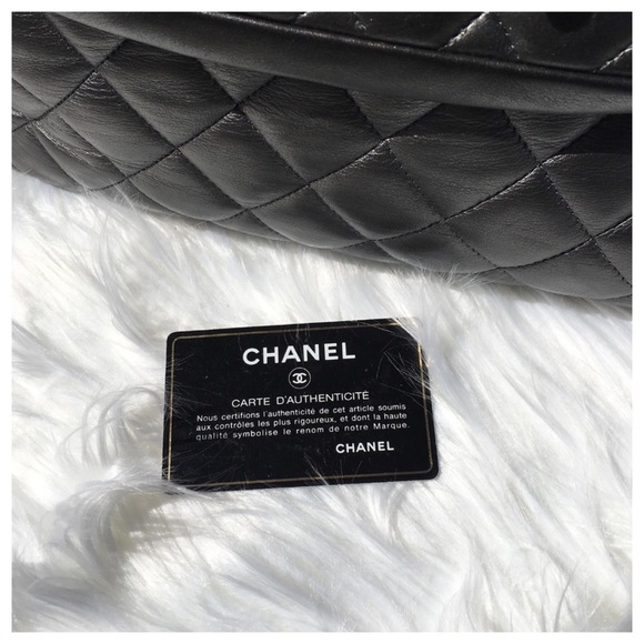 CHANEL LARGE GRAY LEATHER TOTE - Picture 5 of 8